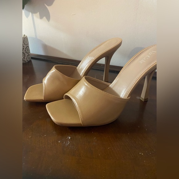 Nude heels - Picture 4 of 6